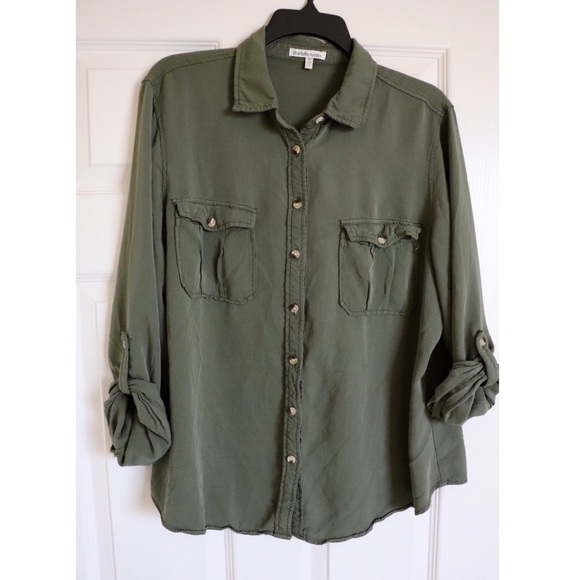 Charlotte Russe Tops - Charlotte Russe Plus Olive Button Down
